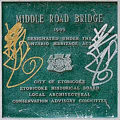 Middle-Road-Bridge-sign